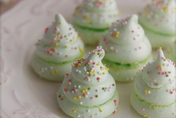 Alberelli di Natale di meringa