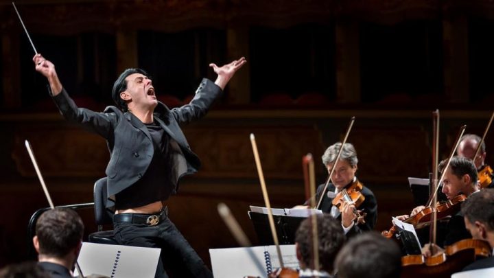 Ci lascia il pianista, compositore e direttore d’orchestra  Ezio Bosso.