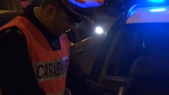 NON SI FERMA ALL’ ALT DEI CARABINIERI 30ENNE DI ATRIPALDA DENUNCIATO