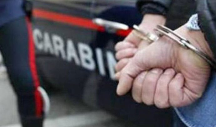 SERINO (AV) – SORPRESO IN POSSESSO DI HASHISH: PUSHER ARRESTATO DAI CARABINIERI.