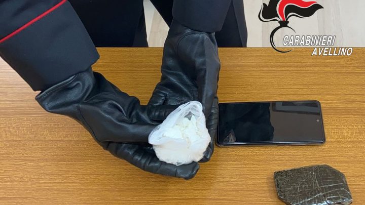 Getta droga dal finestrino durante un inseguimento : arrestato 34enne di Lioni