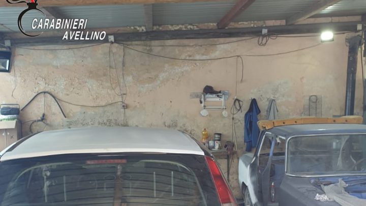 ARIANO IRPINO (AV) – AUTOCARROZZERIA CLANDESTINA: DUE PERSONE DENUNCIATE DAI CARABINIERI.