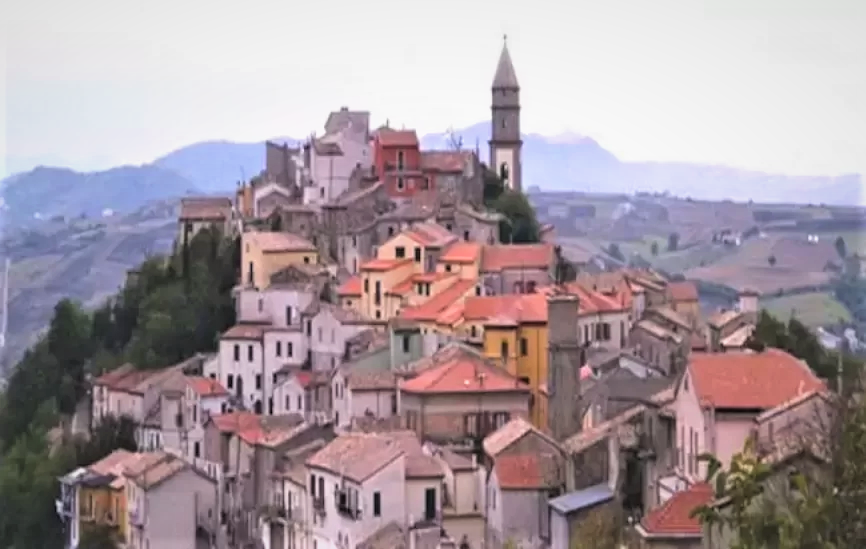 IRPINIA. Avellino: Andretta tra vicoli e sapori locali. Le esperienze da non perdere in città