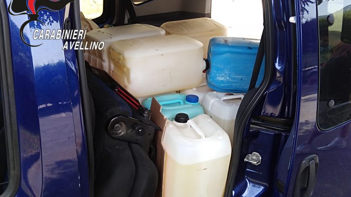 SERINO (AV) – SORPRESI CON 400 LITRI DI GASOLIO MISCELATO CON ALTRE SOSTANZE E SCHEDE CARBURANTE DI DUBBIA PROVENIENZA: DENUNCIATI PER RICETTAZIONE E ALLONTANATI CON FOGLIO DI VIA OBBLIGATORIO