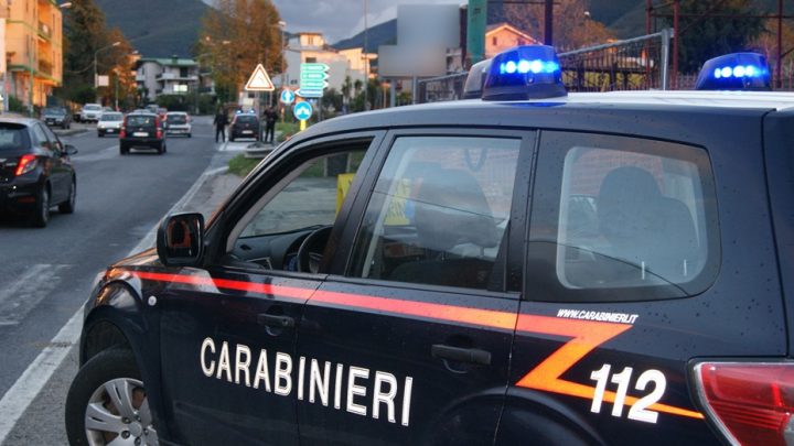 POSTO DI BLOCCO, DENUNCIATI DAI CARABINIERI