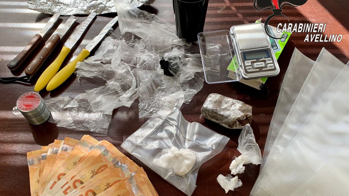 MONTORO (AV) – CONTROLLI DEI CARABINIERI CON UNITÀ CINOFILA. LA DROGA NON SFUGGE AL FIUTO DI “GERO”: PADRE E FIGLIO ARRESTATI PER SPACCIO