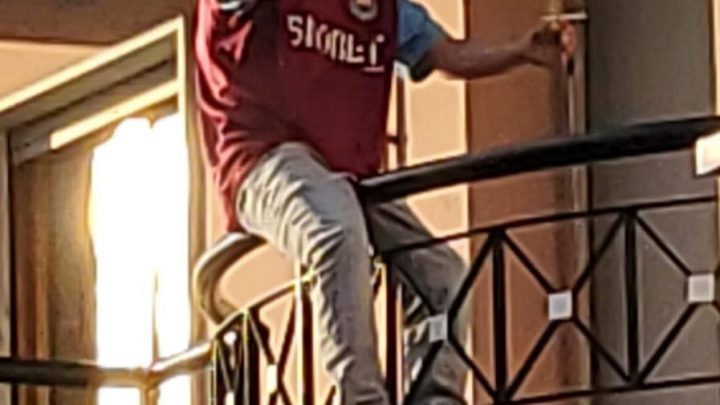 MONTORO (AV) – LITIGA CON I FAMILIARI E MINACCIA DI LANCIARSI DAL BALCONE. SALVATO DAI CARABINIERI.