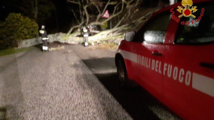 Maltempo in tutta la provincia di Avellino:  super lavoro di caschi rossi