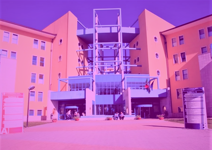 Il piccolo Angelo, simbolo della forza della vita, dimesso in occasione della Giornata Nazionale della Prematurità e la Città ospedaliera lo saluta illuminandosi di viola