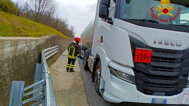 Autocisterna in fiamme sulla A16, Napoli – Canosa.