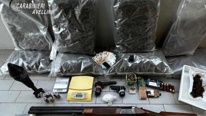 SEQUESTRO DI ARMI E SOSTANZE STUPEFACENTI