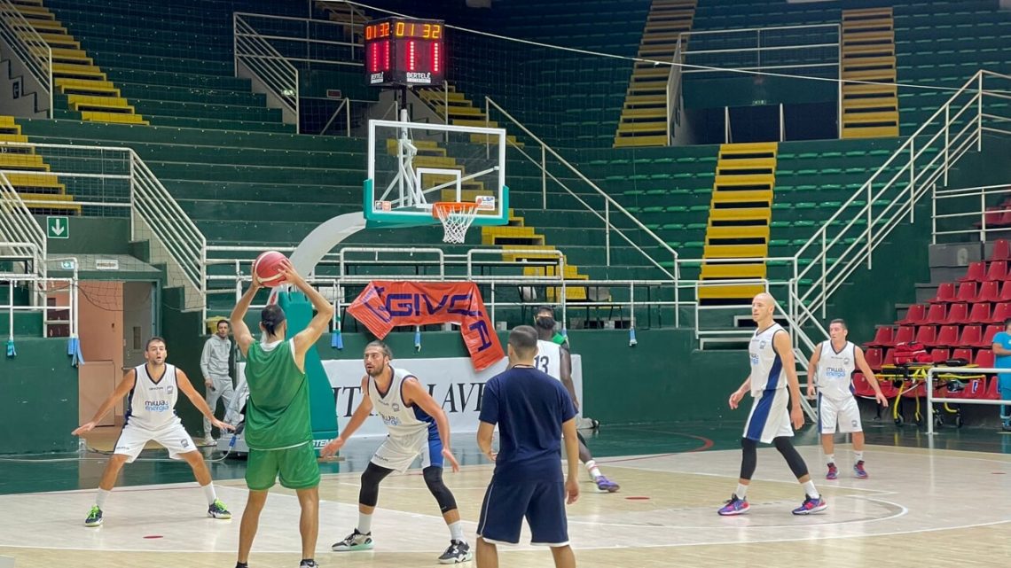 GLI IRPINI CEDONO AL ROSETO