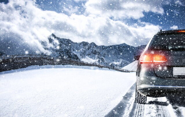 10 errori da non fare quando si guida su neve o ghiaccio