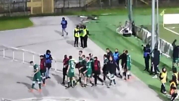 UMILIATO CON TRE GOL NEL  POSTICIPO IL CROTONE