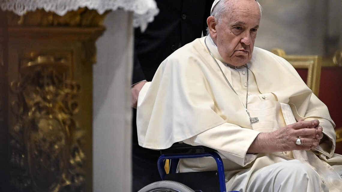 Papa Francesco ricoverato per alcuni controlli