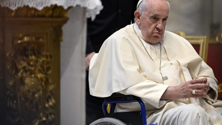 Papa Francesco ricoverato per alcuni controlli