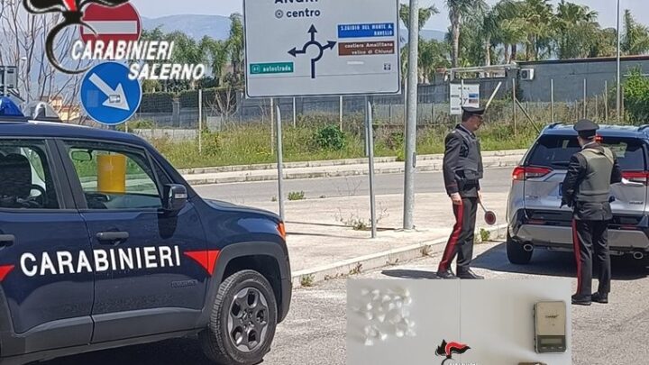 ANGRI (SA) – CONTROLLI ANTIDROGA, UN ARRESTO E UNA DENUNCIA IN STATO DI LIBERTA’