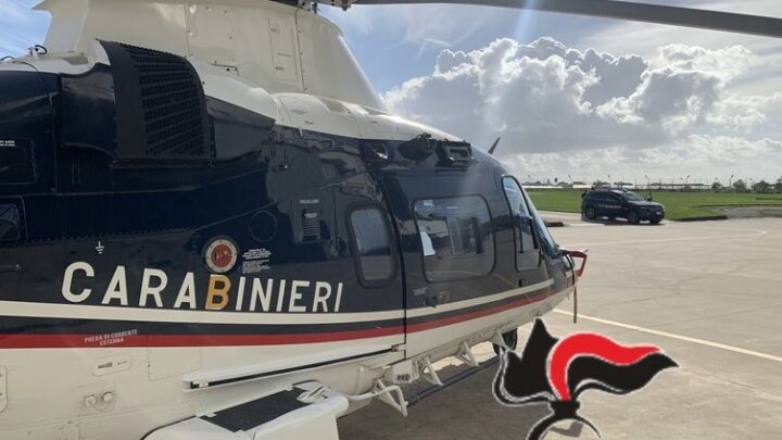 Pontecagnano: “Giornata Mondiale sulla Consapevolezza dell’Autismo” i Carabinieri del Nucleo Elicotteri incontrano ragazzi.