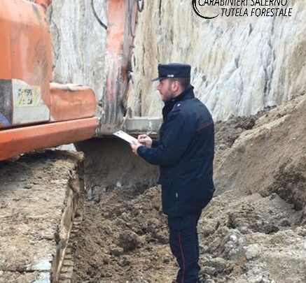 Estrazione di litoide senza autorizzazione: denunciato legale rappresentante della società