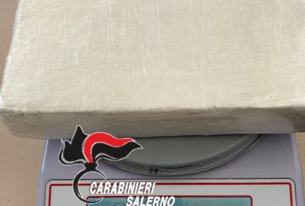 1 kg di cocaina in auto: arrestato dai carabinieri