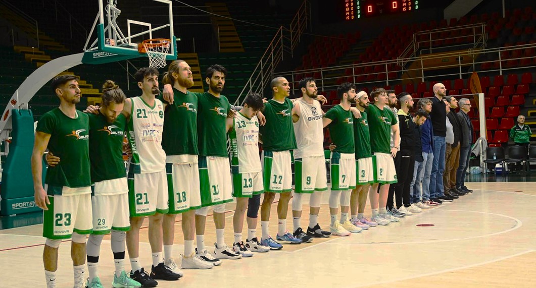 SCONFITTA SUL FILO DI LANA SCONFITTA SUL FILO DI LANA