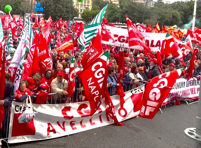 QUESTIONE PERSONALE, IL SINDACATO PUNTA IL DITO! QUESTIONE PERSONALE, IL SINDACATO PUNTA IL DITO!