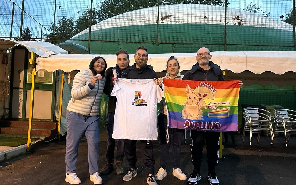 Apple Pie batte 1-0 l’omofobia. Successo per il torneo futsal misto a Mercogliano Apple Pie batte 1-0 l’omofobia. Successo per il torneo futsal misto a Mercogliano