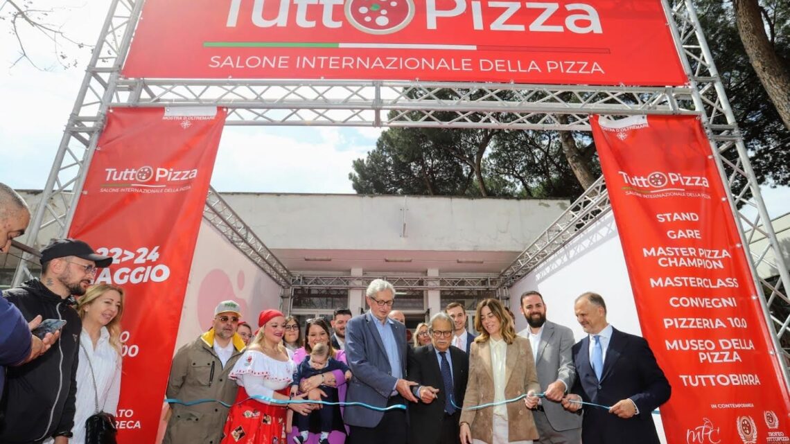 TUTTOPIZZA PRIMO GIORNO IN FIERA – TAGLIO DEL NASTRO TUTTOPIZZA PRIMO GIORNO IN FIERA – TAGLIO DEL NASTRO
