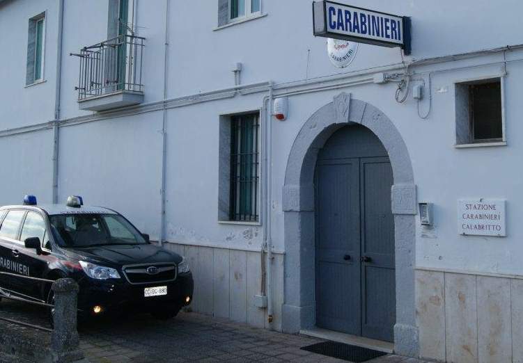 Calabritto (AV) – Occupazione abusiva di un alloggio popolare: i Carabinieri denunciano una 40enne