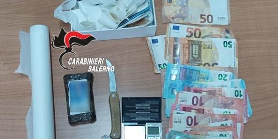 Mercato San Severino – SCATTANO LE MANETTE PER UN 17ENNE