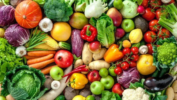 Cinque buoni motivi per mangiare frutta e verdura