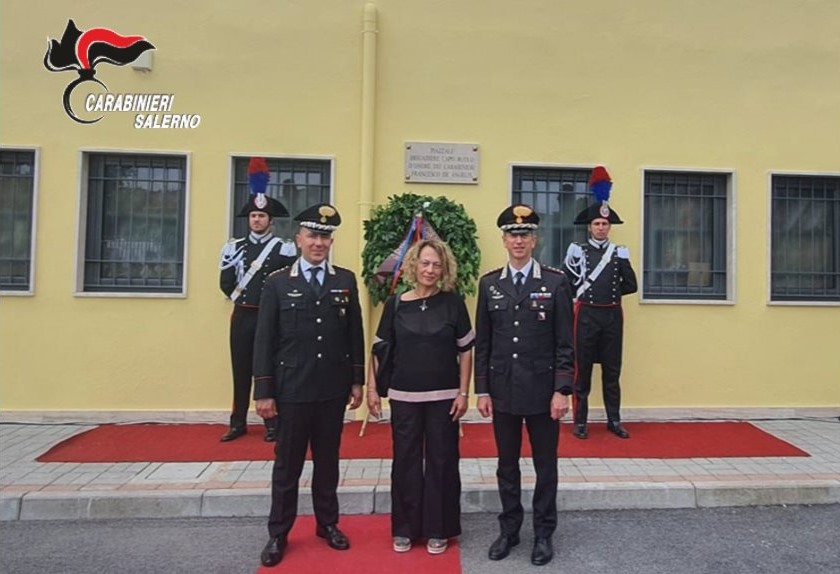 NOCERA SUPERIORE (SA): CERIMONIA DI INTITOLAZIONE DEL “PIAZZALE INTERNO”DELLA LOCALE STAZIONE CARABINIERI AL BRIG. CA.“RUOLO D’ONORE” FRANCESCO DE ANGELIS NOCERA SUPERIORE (SA): CERIMONIA DI INTITOLAZIONE DEL “PIAZZALE INTERNO”DELLA LOCALE STAZIONE CARABINIERI AL BRIG. CA.“RUOLO D’ONORE” FRANCESCO DE ANGELIS