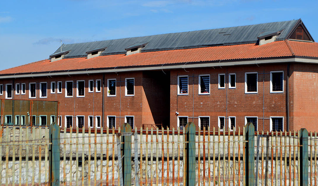 AL CARCERE DI AVELLINO MANCA L’ACQUA