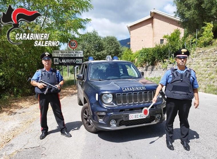 ROFRANO (SA): FURTO DI ESCAVATORE, I CARABINIERI ARRESTANO DUE PERSONE
