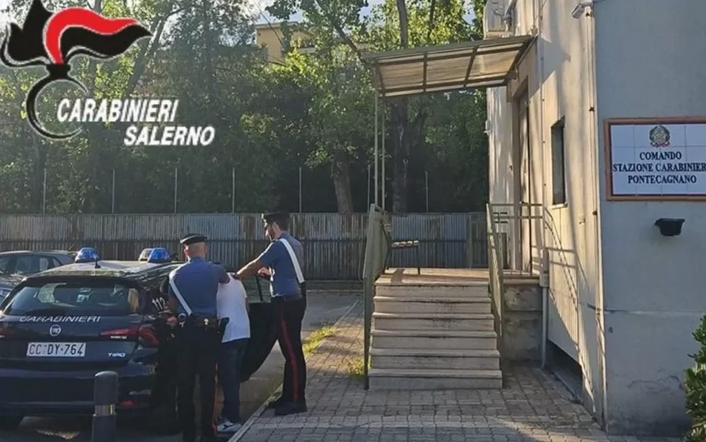 Spacciatore arrestato in flagranza di reato Spacciatore arrestato in flagranza di reato