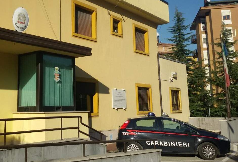 Atripalda (AV) – Rifiuta di farsi identificare e si scaglia contro un Carabiniere: denunciato Atripalda (AV) – Rifiuta di farsi identificare e si scaglia contro un Carabiniere: denunciato