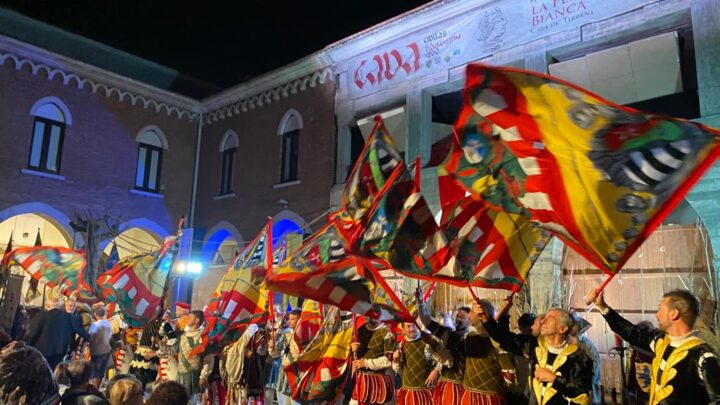 SUCCESSO STREPITOSO PER LA PERGAMENA BIANCA