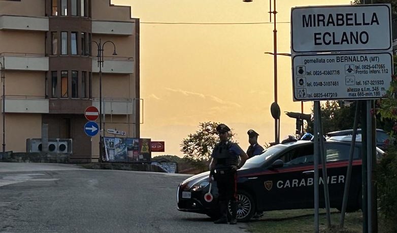 I Carabinieri della Compagnia di Mirabella Eclano intensificano i controlli: Foglio di Via Obbligatorio per tre pregiudicati I Carabinieri della Compagnia di Mirabella Eclano intensificano i controlli: Foglio di Via Obbligatorio per tre pregiudicati