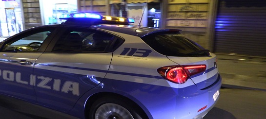 SALERNO – Assalto notturno al “Mulino Urbano”: ladro in fuga con il registratore di cassa. Tentato furto anche alla Deutsche Bank