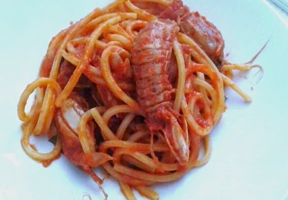 Spaghetti con Sugo di Canocchie, la ricetta