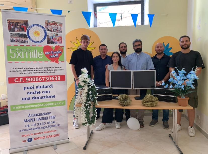 Parrocchie, luogo di inclusione ed aggregazione dei giovani anche con aule-studio: “Ampio Raggio” Odv dona 10 computer al circolo Lilium della chiesa Sant’Antonio di Agropoli Parrocchie, luogo di inclusione ed aggregazione dei giovani anche con aule-studio: “Ampio Raggio” Odv dona 10 computer al circolo Lilium della chiesa Sant’Antonio di Agropoli