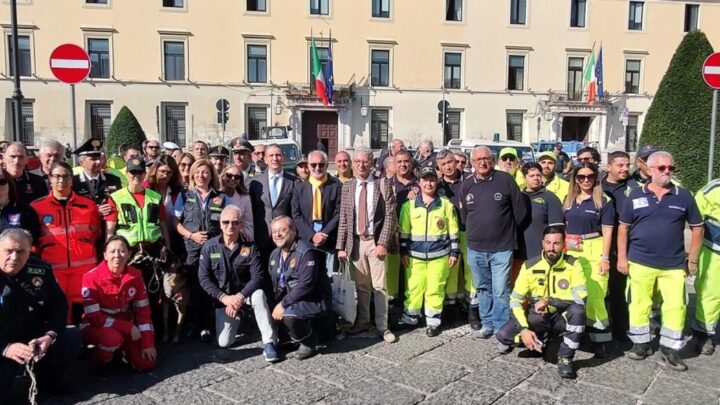 RISCHIO SISMICO ED IDROGEOLOGICO, OPEN DAY DELLA PROTEZIONE CIVILE A SAN MARCO EVANGELISTA ESERCITAZIONE CON LE FORZE DELL’ORDINE E I VIGILI DEL FUOCO PER LE SCUOLE  