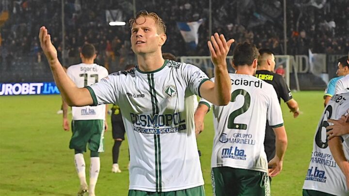 I L G I U G L I A N O  C I  C A S T I G A ( 3 – 1 ) A L  P A R T E N I O