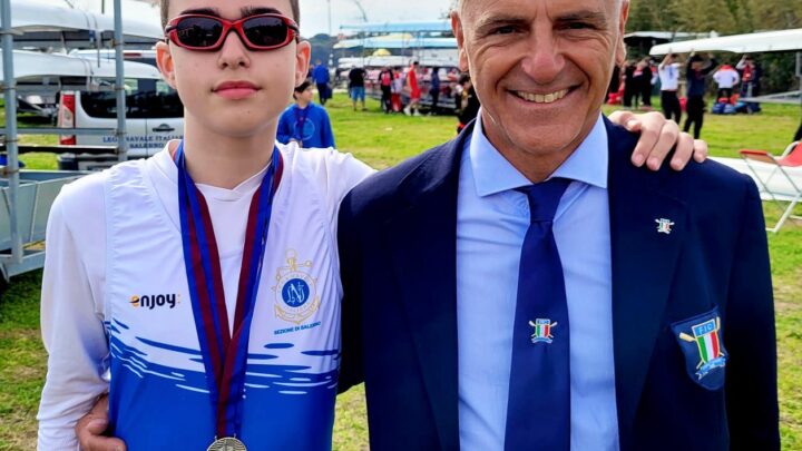 Il giovanissimo Luigi Moffa, atleta di canottaggio della Lega Navale Italiana di Salerno,       premiato dalla Città di Mercato San Severino per i prestigiosi risultati ottenuti nel solo 2023