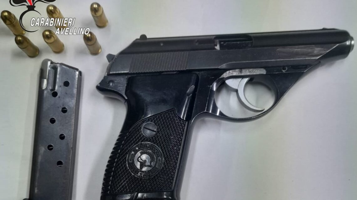 Mercogliano (AV) – Armato di pistola tenta di imboccare contromano l’autostrada: arrestato dai Carabinieri