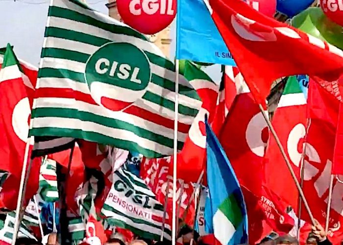 Modifiche degli incarichi ai lavoratori del Pronto soccorso dell’ospedale di Salerno: scatta lo stato di agitazione dei sindacalisti della Fials Salerno insieme ai colleghi di Cgil e Uil Modifiche degli incarichi ai lavoratori del Pronto soccorso dell’ospedale di Salerno: scatta lo stato di agitazione dei sindacalisti della Fials Salerno insieme ai colleghi di Cgil e Uil