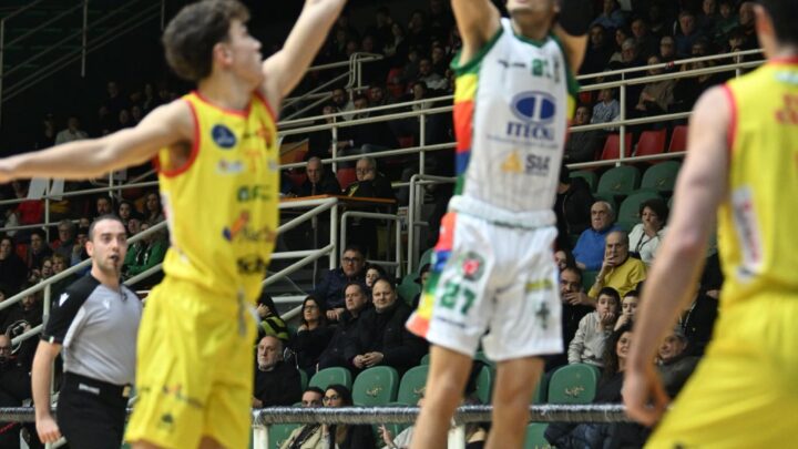LA SCANDONE VINCE E SI DIVERTE, STRAPAZZATA BARCELLONA AL DEL MAURO