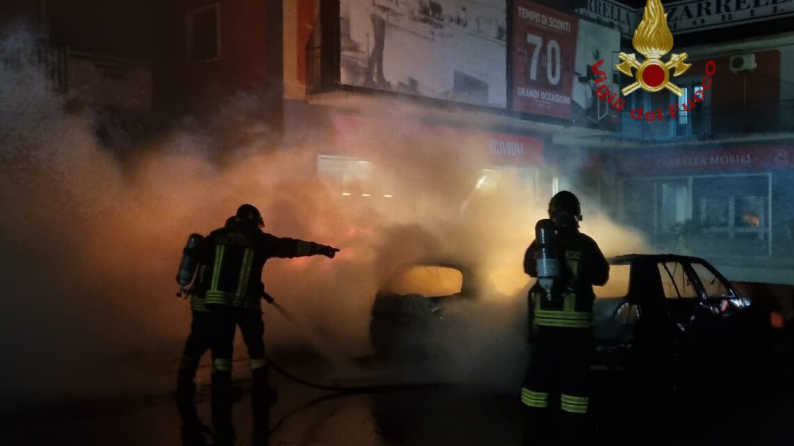 Gesualdo, quattro auto a fuoco nella notte