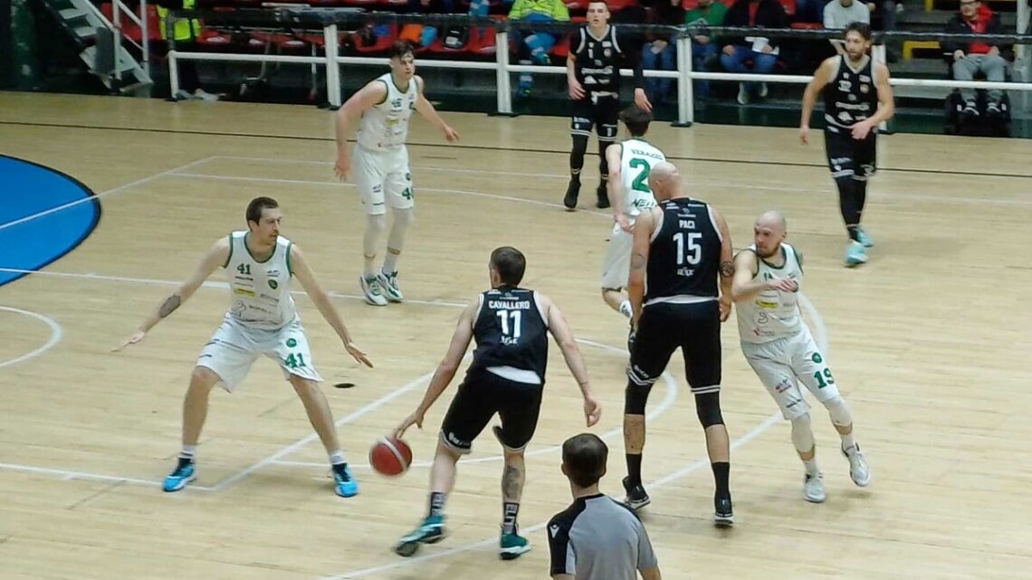 GRANDE  PROVA  NEL  D E R B Y  CON  CASERTA