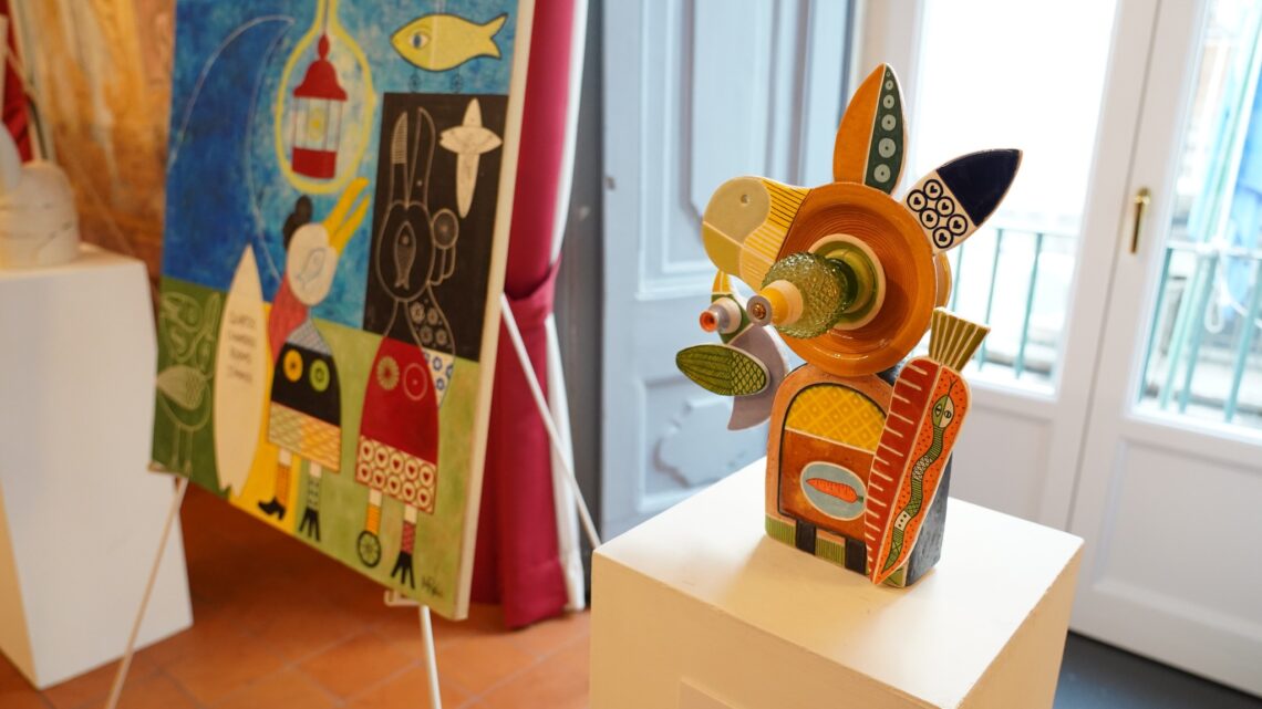 A Vietri sul Mare fino al 7 maggio 2024 c’è “Canvas” esposizione con sette artisti internazionali, sette creazioni ceramiche, sette opere su tela Il sindaco Giovanni De Simone: «Confermata la vocazione culturale internazionale della nostra città»